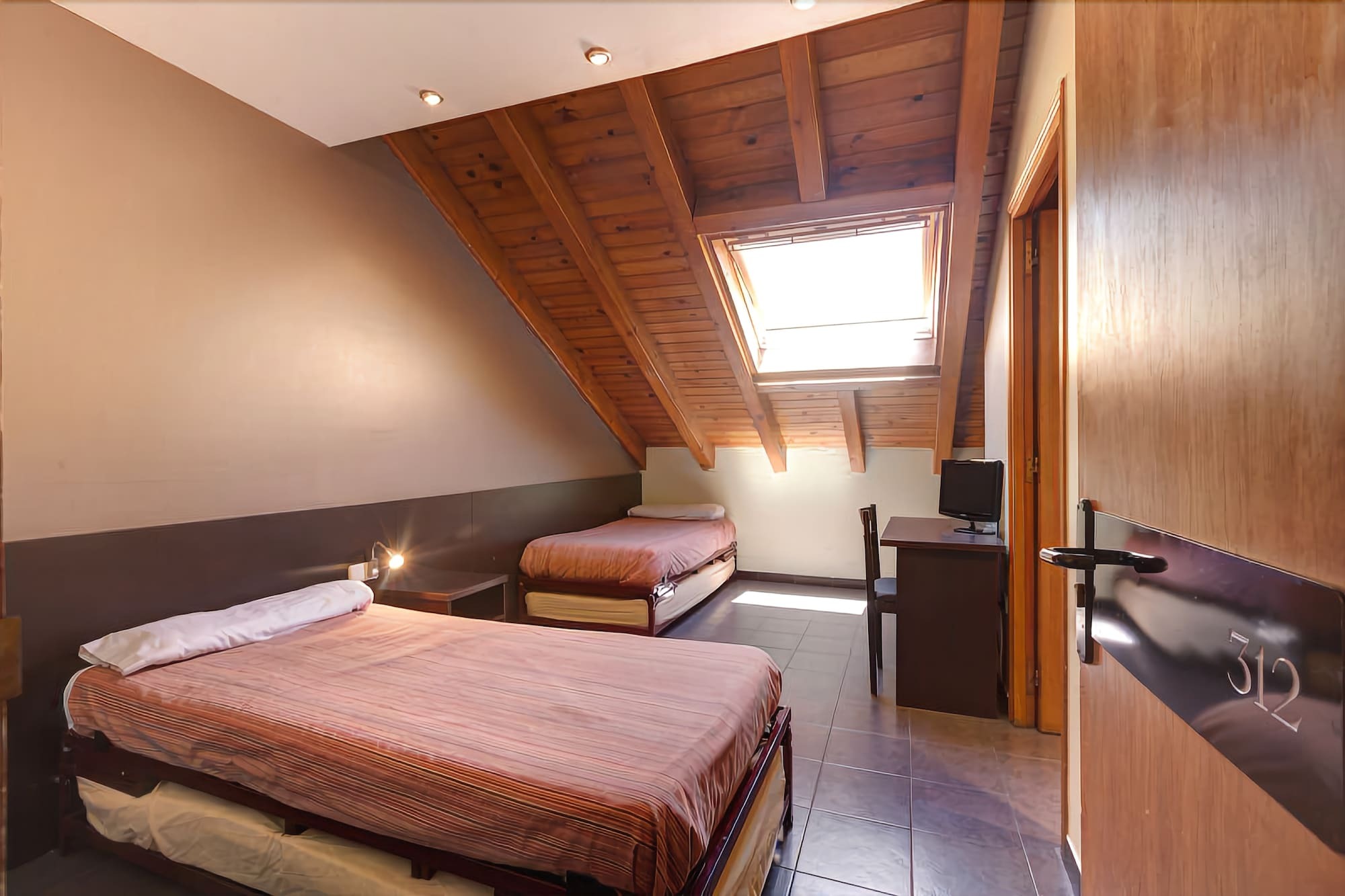 Alberg Les Estades Rialp Ngoại thất bức ảnh